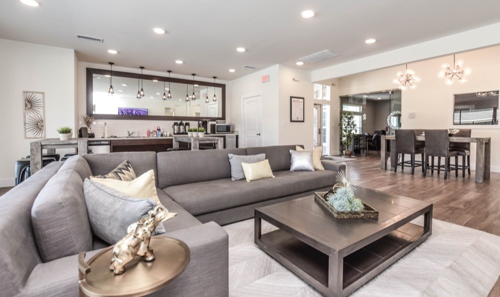 Clubhouse Interior Large 9 10